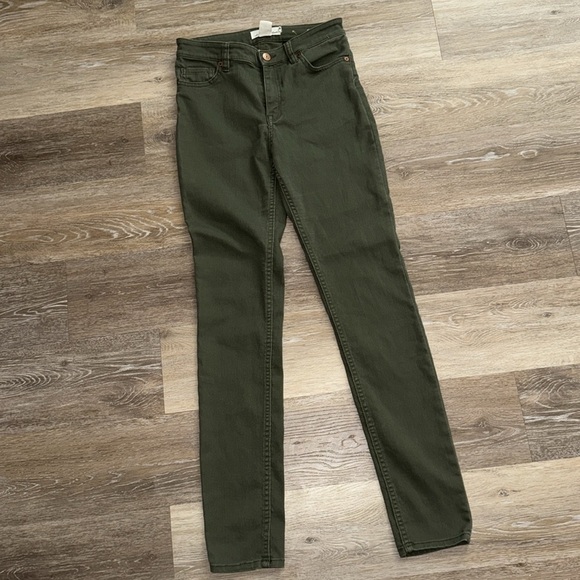 H&M Pants- Dark green (size 6) fits like a small - Picture 1 of 3